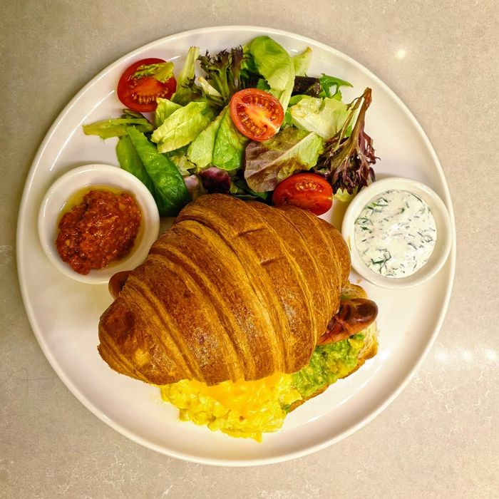 Frankfurter Scramble Kruvasan