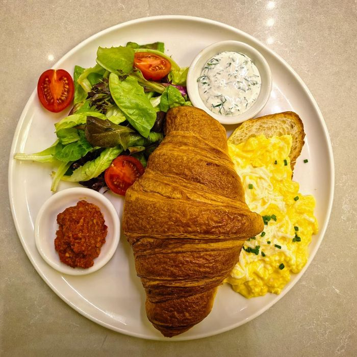 Kruvasan Peynirli Scramble